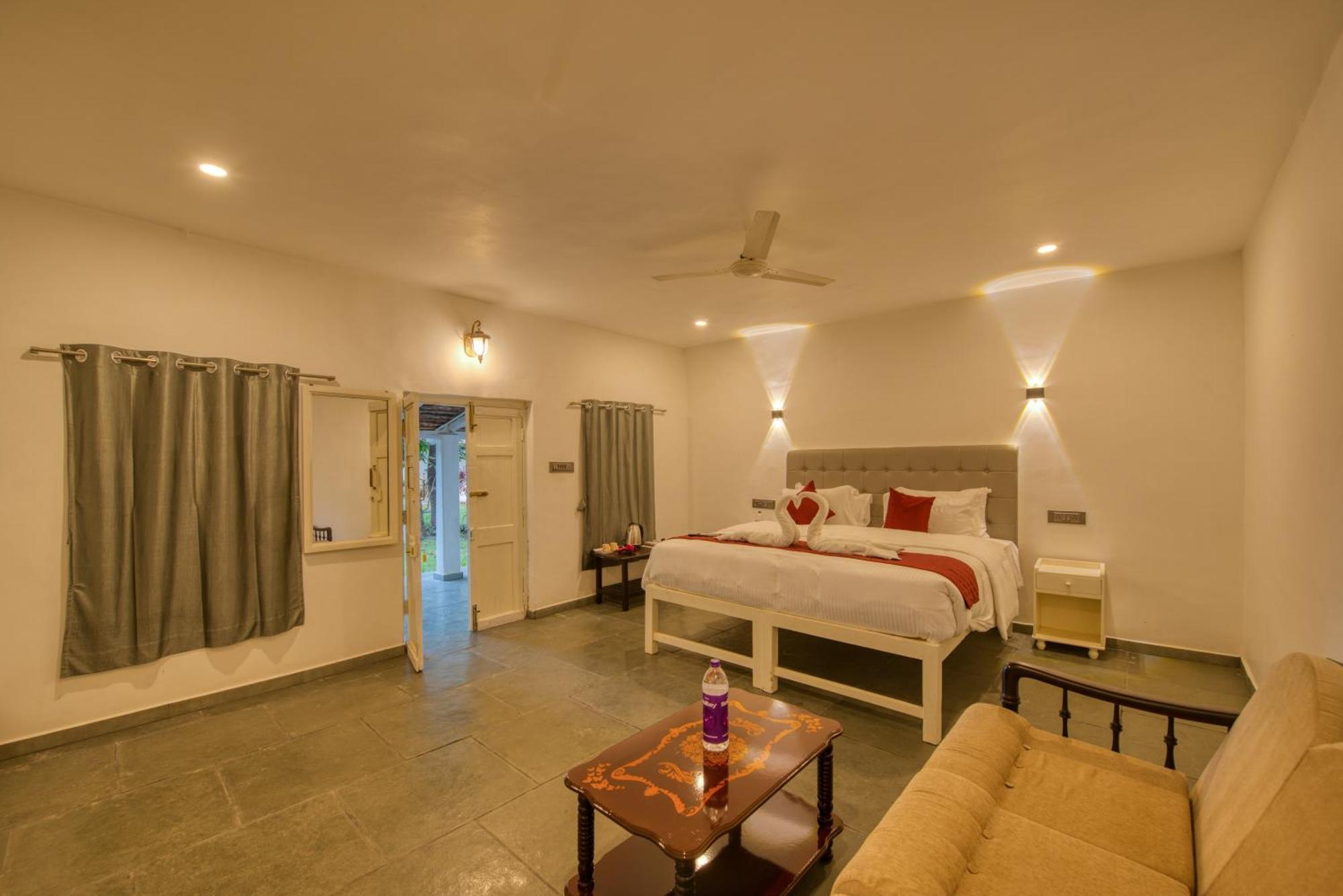 Le Epic Resort Virāmpattinam Екстериор снимка