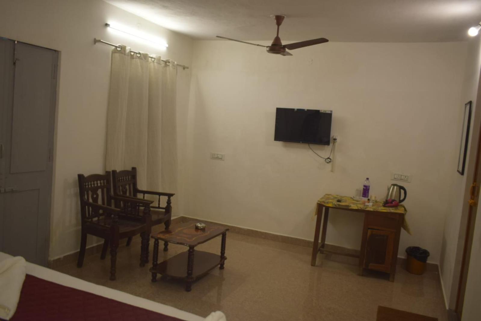 Le Epic Resort Virāmpattinam Екстериор снимка